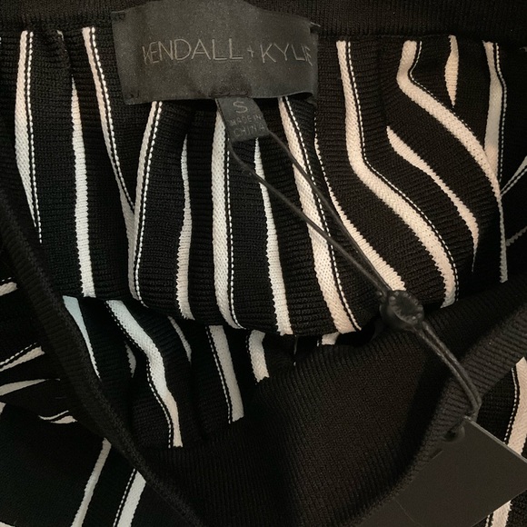 🛑🛑🛑KENDALL & Kylie skirt - Picture 5 of 6